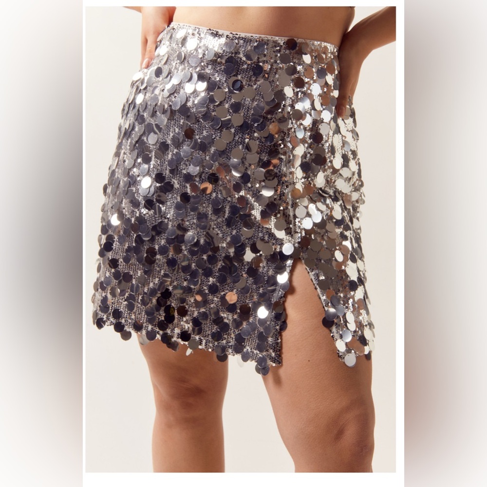 NWT Nasty Gal Plus Size Silver Sequin Split Mini Skirt Size 14